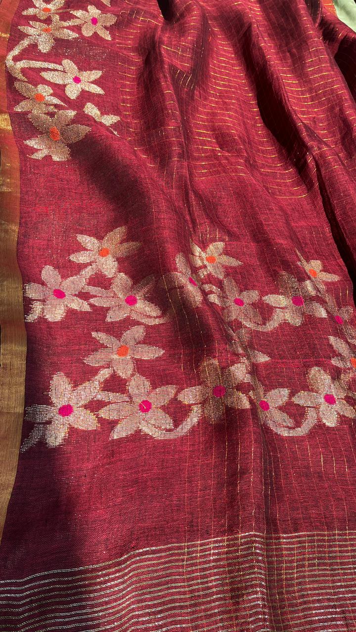 Reddish Brown Handwoven Pure Linen Saree – Checks & Floral Motifs