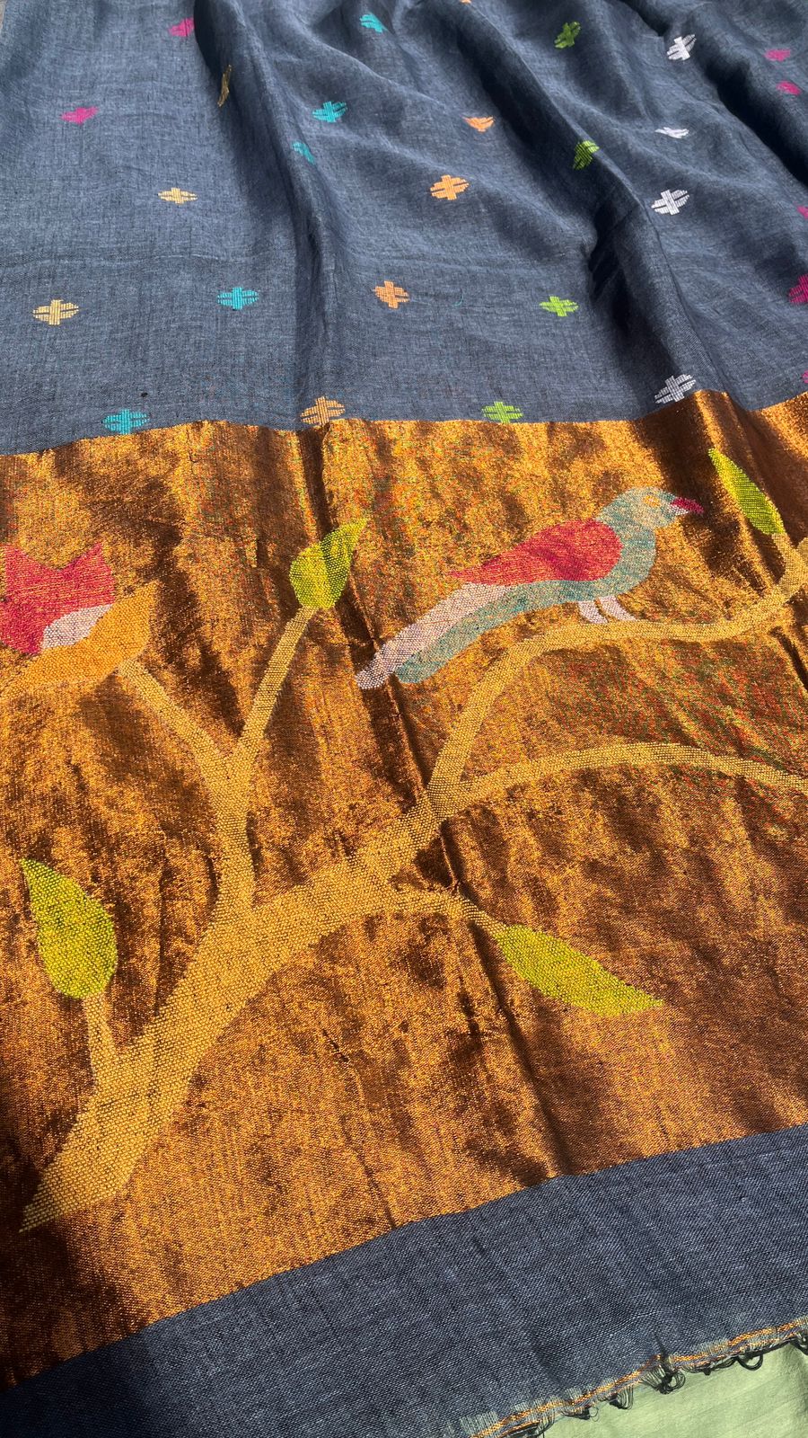 Grey Handwoven Linen Saree Featuring Paithani Pallu