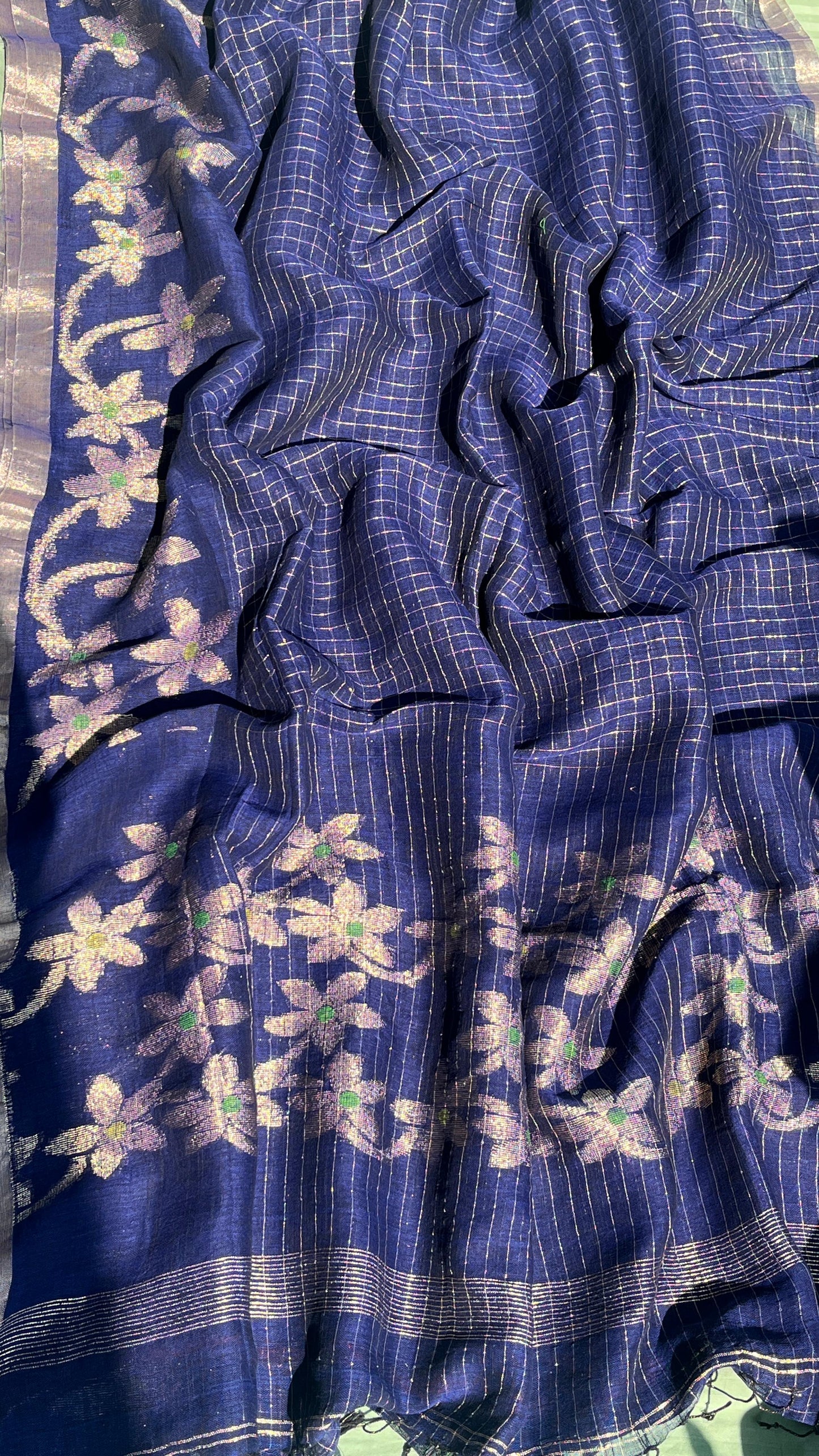 Navy Blue Handwoven Pure Linen Saree – Checks &amp; Floral Motifs