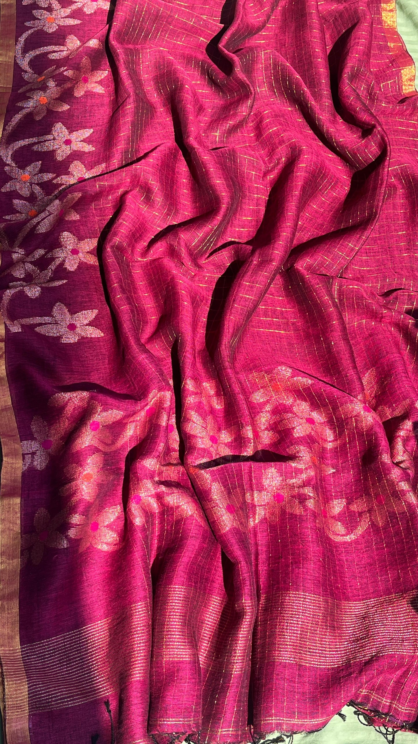 Magenta Handwoven Pure Linen Saree – Checks & Floral Motifs