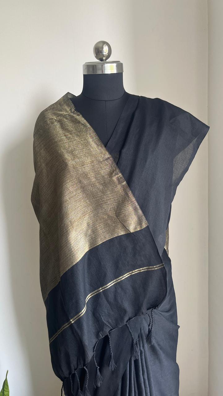 Black- Mul Cotton Gicha Weaving Work Saree