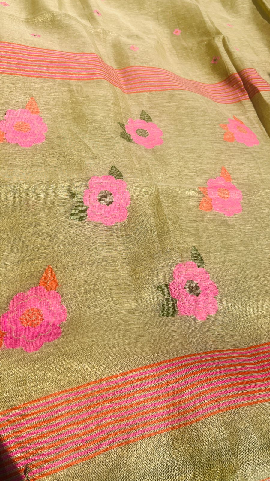 Golden Handwoven Linen Tissue Saree – Floral Pallu Design