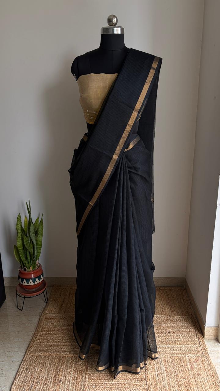 Black light weight saree